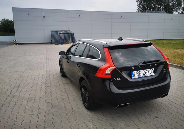 Volvo V60 cena 66999 przebieg: 163717, rok produkcji 2015 z Bełchatów małe 529